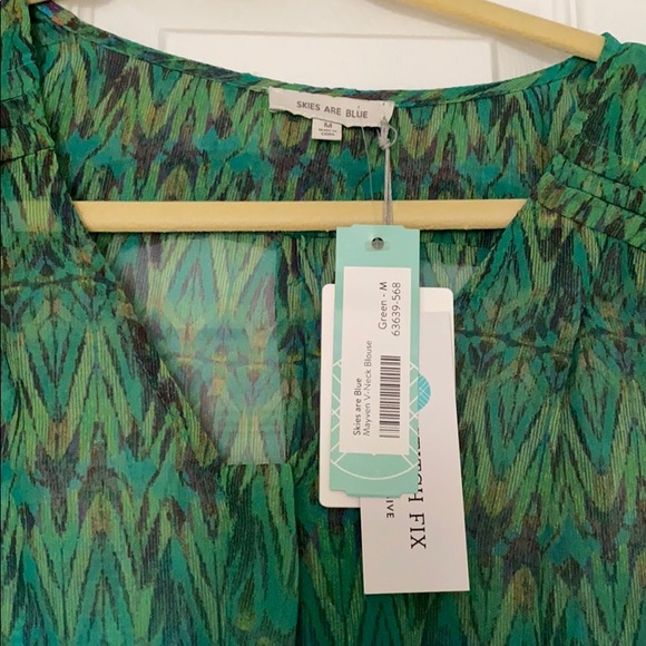 Skies are Blue top -Size M - Picture 2 of 3